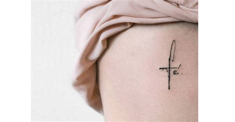 tatuajes con la palabra fe|42 Ideas de Tatuajes de Fe y sus Significados (Hombre/Mujer)